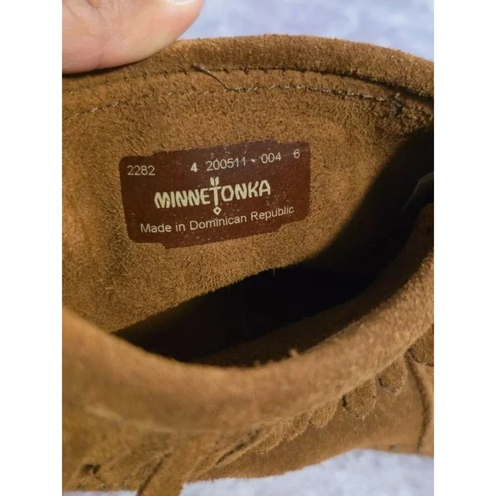 Minnetonka Brown Suede Back Zip Fringe Ankle Moccasin Boots Size 4 Style 2282